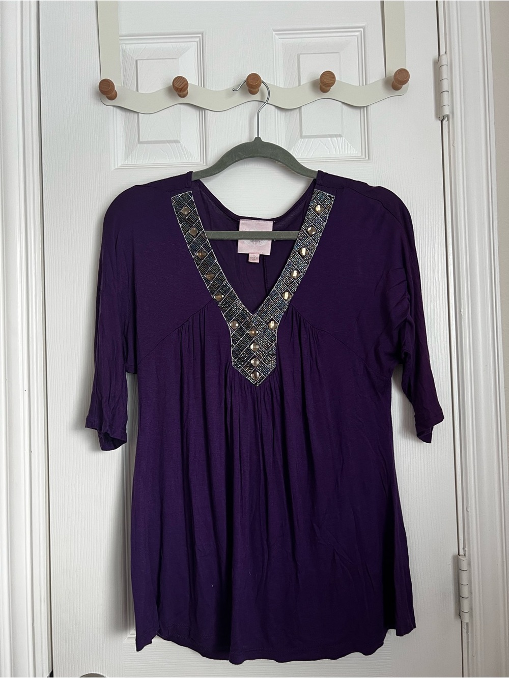 Romeo & Juliet Couture Y2K Purple Beaded V-Neck Women's Top